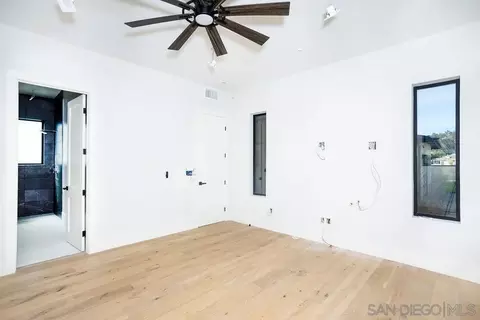 Bedroom - 5762 Bellevue Ave, La Jolla, CA 92037 photo 10 of 11