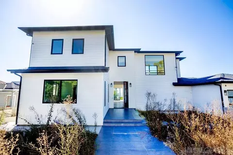Exterior - 5762 Bellevue Ave, La Jolla, CA 92037 photo 13 of 13
