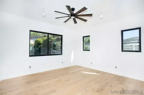 Bedroom - 5762 Bellevue Ave, La Jolla, CA 92037 photo 8 of 11