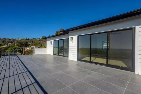 Exterior - 5762 Bellevue Ave, La Jolla, CA 92037 photo 4 of 13