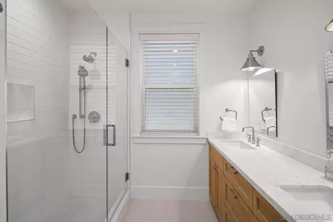 Bath - 548 G Ave, Coronado, CA 92118 photo 2 of 4