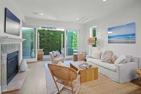 Living - 548 G Ave, Coronado, CA 92118 photo 3 of 3