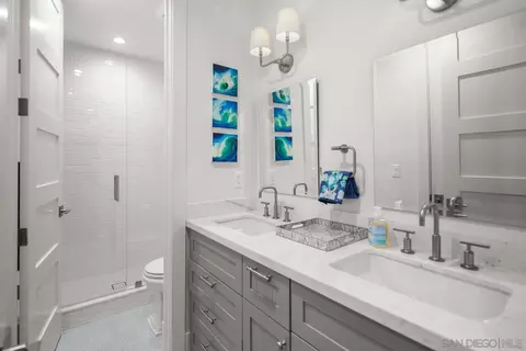 Bath - 548 G Ave, Coronado, CA 92118 photo 4 of 4