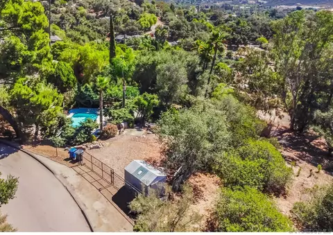 View/Area - 10118 Langley Ct, Escondido, CA 92026 photo 7 of 10