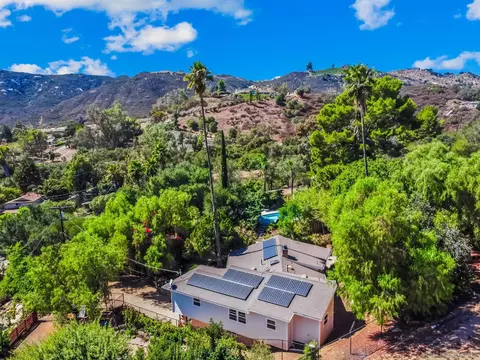View/Area - 10118 Langley Ct, Escondido, CA 92026 photo 2 of 10