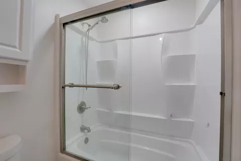 Bath - 4816 Siesta Dr, Oceanside, CA 92057 photo 3 of 5