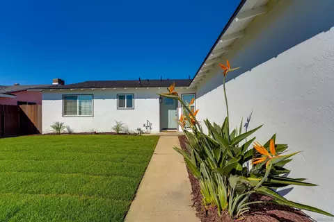 Exterior - 4816 Siesta Dr, Oceanside, CA 92057 photo 1 of 5