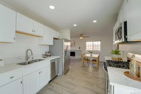 Kitchen - 4816 Siesta Dr, Oceanside, CA 92057 photo 1 of 3