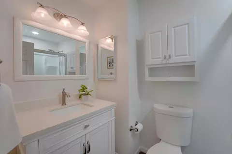 Bath - 4816 Siesta Dr, Oceanside, CA 92057 photo 2 of 5