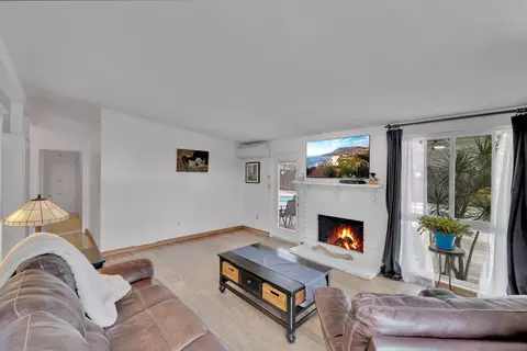 Living - 13834 Tobiasson Rd, Poway, CA 92064 photo 1 of 4