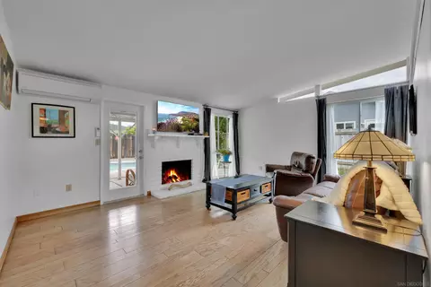 Living - 13834 Tobiasson Rd, Poway, CA 92064 photo 2 of 4