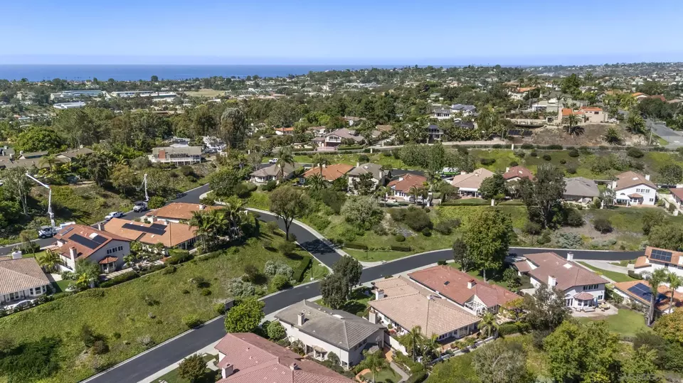 View/Area - 1240 Ladera Linda, Del Mar, CA 92014 photo 1 of 3