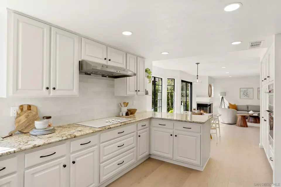 Kitchen - 1240 Ladera Linda, Del Mar, CA 92014 photo 3 of 3