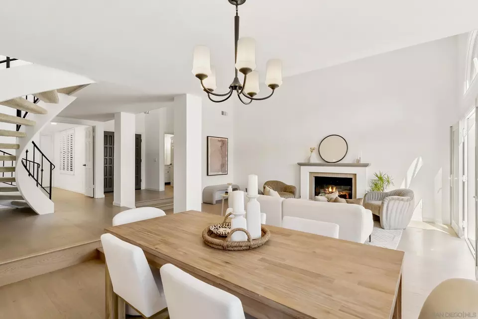 Dining - 1240 Ladera Linda, Del Mar, CA 92014 photo 2 of 3