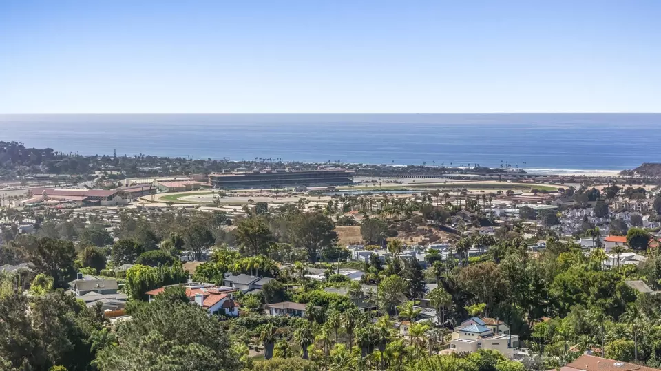 View/Area - 1240 Ladera Linda, Del Mar, CA 92014 photo 2 of 3