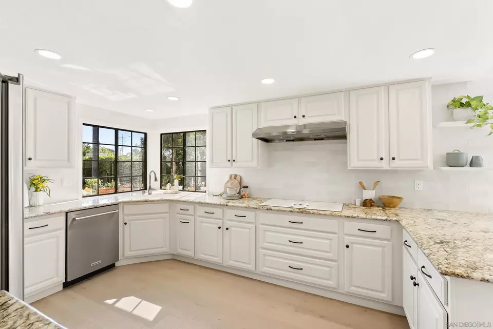 Kitchen - 1240 Ladera Linda, Del Mar, CA 92014 photo 1 of 3