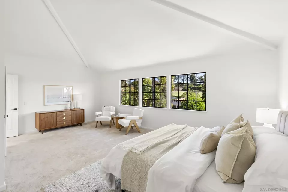 Bedroom - 1240 Ladera Linda, Del Mar, CA 92014 photo 2 of 5