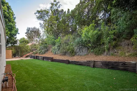 Exterior - 4103 Isle Dr, Carlsbad, CA 92008 photo 4 of 5