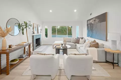 Living - 4103 Isle Dr, Carlsbad, CA 92008 photo 3 of 4