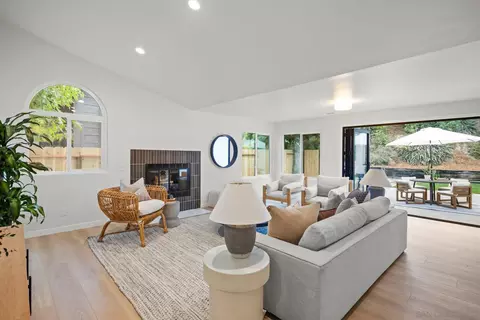 Living - 4103 Isle Dr, Carlsbad, CA 92008 photo 1 of 4