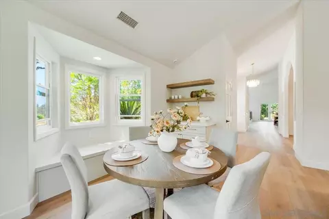 Dining - 2114 Vista Valle Verde Dr, Fallbrook, CA 92028 photo 4 of 4