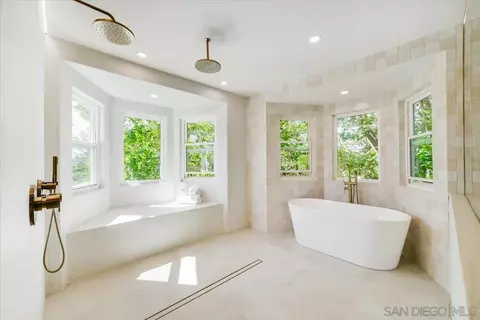 Bath - 2114 Vista Valle Verde Dr, Fallbrook, CA 92028 photo 5 of 11