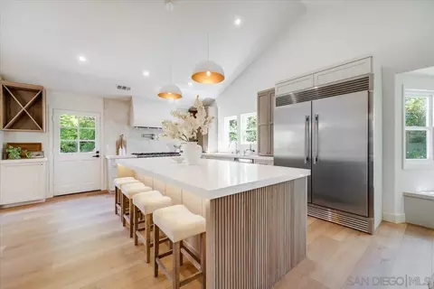 Kitchen - 2114 Vista Valle Verde Dr, Fallbrook, CA 92028 photo 1 of 7