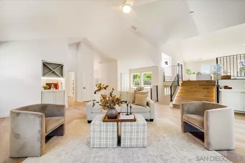 Living - 2114 Vista Valle Verde Dr, Fallbrook, CA 92028 photo 5 of 10