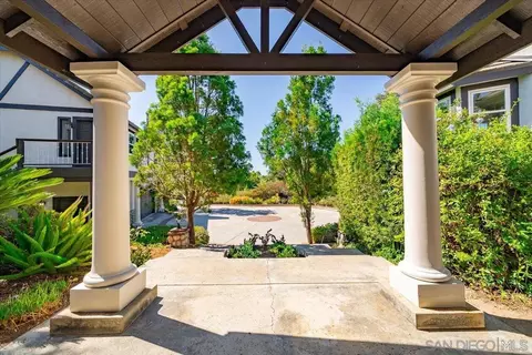 Exterior - 2114 Vista Valle Verde Dr, Fallbrook, CA 92028 photo 1 of 12