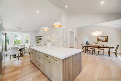 Kitchen - 2114 Vista Valle Verde Dr, Fallbrook, CA 92028 photo 5 of 7