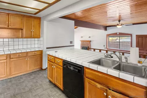 10531 Campo Rd, Spring Valley, CA 91978 photo 9