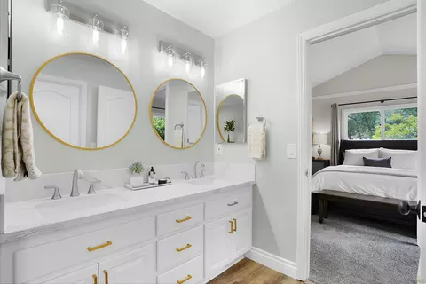 Bath - 9546 Sage Hill Way, Escondido, CA 92026 photo 4 of 6