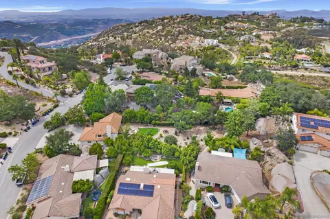 View/Area - 9546 Sage Hill Way, Escondido, CA 92026 photo 3 of 4