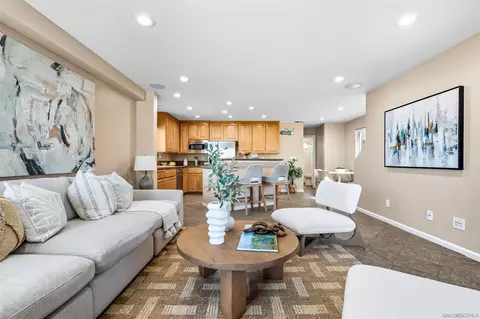 806 Redondo Ct, San Diego, CA 92109