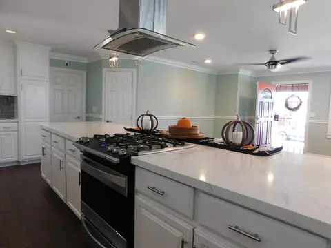 Kitchen - 1079 Cosmo Ave, El Cajon, CA 92019 photo 4 of 10