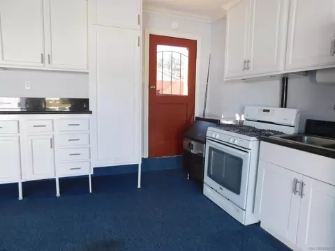 Kitchen - 1079 Cosmo Ave, El Cajon, CA 92019 photo 10 of 10