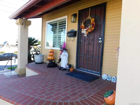 Exterior - 1079 Cosmo Ave, El Cajon, CA 92019 photo 2 of 14