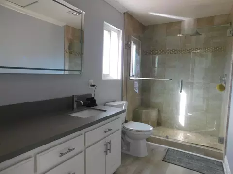 Bath - 1079 Cosmo Ave, El Cajon, CA 92019 photo 2 of 4