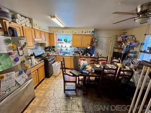 Kitchen - 8733 Winter Gdns, Lakeside, CA 92040 photo 2 of 2