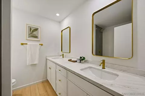 Bath - 13010 Pomard Way, Poway, CA 92064 photo 2 of 2