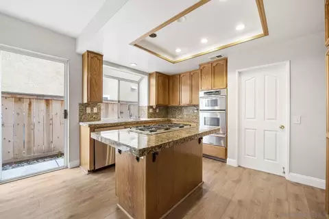 1632 Mountain Pass Cir, Vista, CA 92081 photo 9