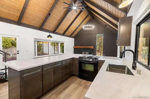 Kitchen - 8648 Valley View Trl, Pine Valley, CA 91962 photo 3 of 5