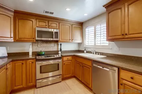 Kitchen - 16632 Roca Dr, San Diego, CA 92128 photo 2 of 4