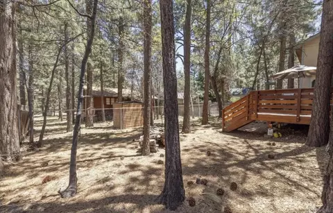Exterior - 331 Maple Ln, Sugarloaf, CA 92386 photo 5 of 6