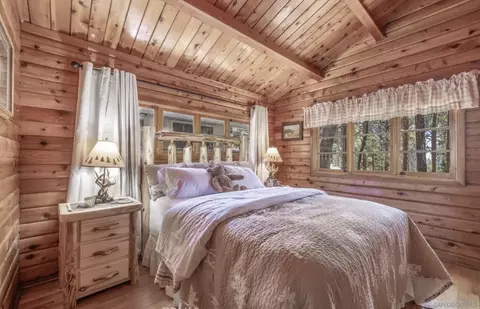 Bedroom - 331 Maple Ln, Sugarloaf, CA 92386 photo 1 of 3