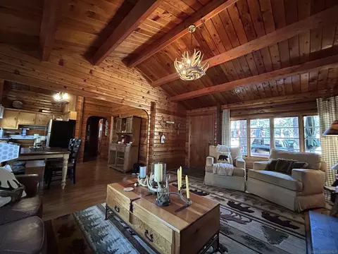 Living - 331 Maple Ln, Sugarloaf, CA 92386 photo 1 of 4