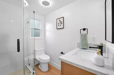 Bath - 12216 Holland Rd, Poway, CA 92064 photo 2 of 4