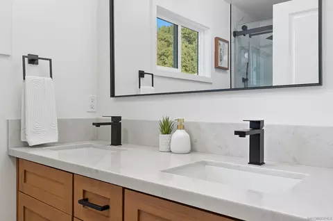 Bath - 12216 Holland Rd, Poway, CA 92064 photo 3 of 4