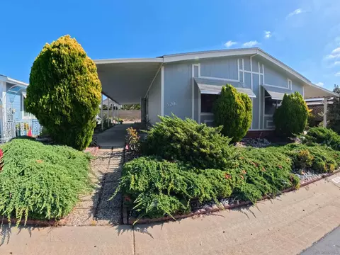 5201 Colonial Way, Oceanside, CA 92057 photo 2