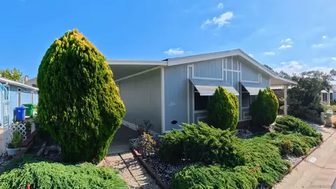 5201 Colonial Way, Oceanside, CA 92057 photo 10